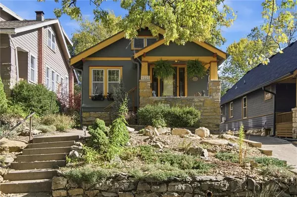 4225 Holmes ST, Kansas City, MO 64110