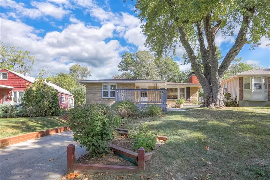 909 S Appleton AVE, Independence, MO 64054