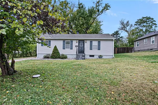 9128 Walnut ST, Kansas City, MO 64114