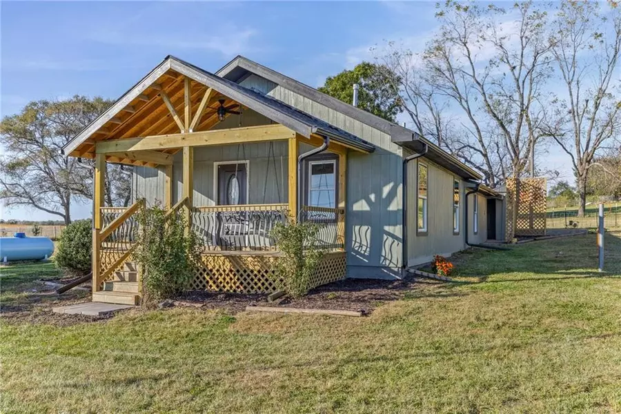 28778 W 319th ST, Paola, KS 66071