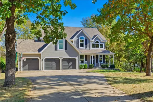 16516 149th CT, Bonner Springs, KS 66012