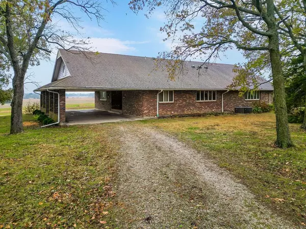 34848 Woodland RD, Paola, KS 66071