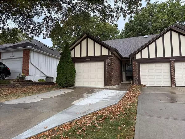 10566 Century LN, Overland Park, KS 66215