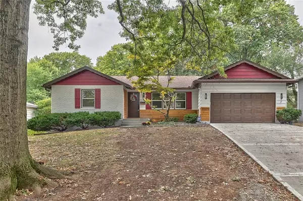 10814 Oak ST, Kansas City, MO 64114