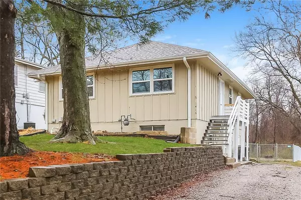 1416 E Pacific AVE, Independence, MO 64050