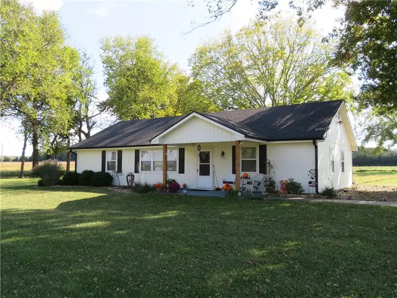 34361 W 363rd ST, Osawatomie, KS 66064