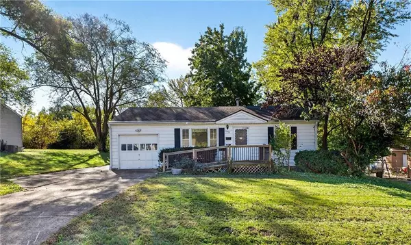 11307 E 77th TER, Raytown, MO 64138