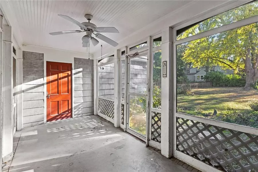 8009 Lee BLVD, Leawood, KS 66206