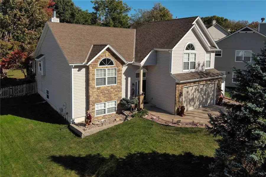 13648 W 129th PL, Olathe, KS 66062