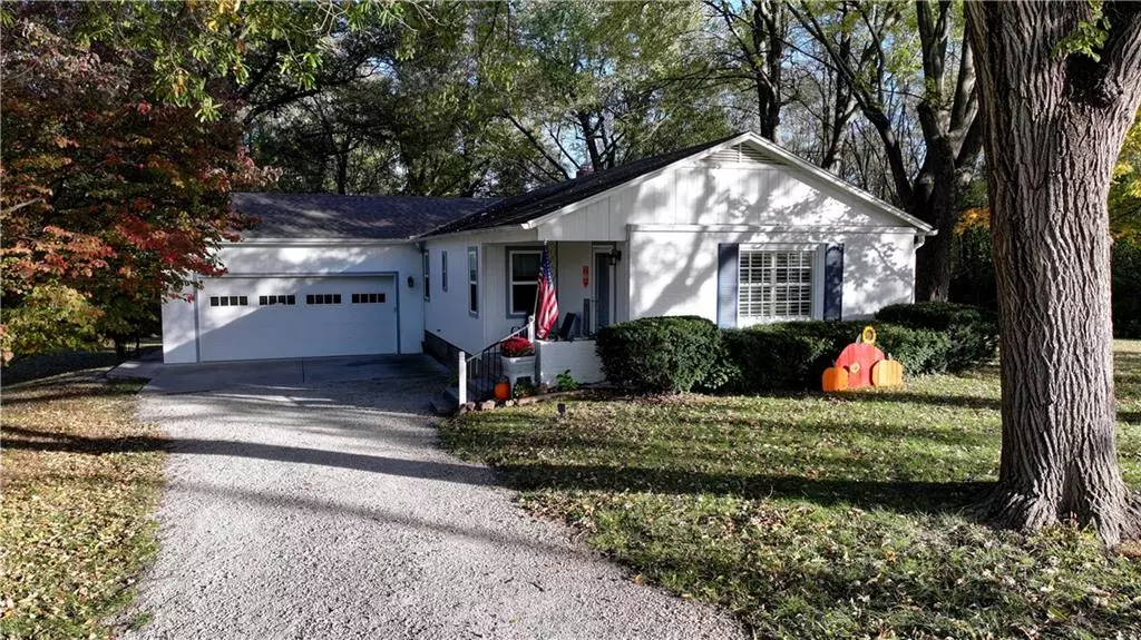 19925 F HWY, Smithville, MO 64089