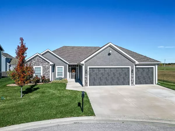 2809 E Cedar PL, Tonganoxie, KS 66086