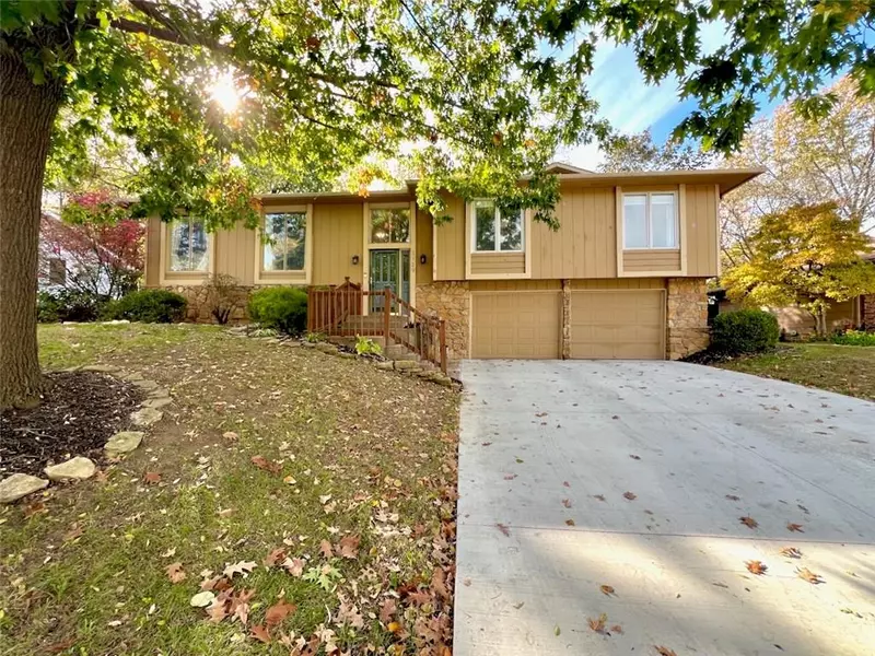 3129 Ranger DR, Lawrence, KS 66049