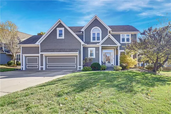 8121 W 130th ST, Overland Park, KS 66213