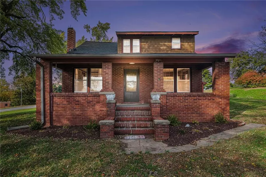 3929 Pickett RD, St Joseph, MO 64503