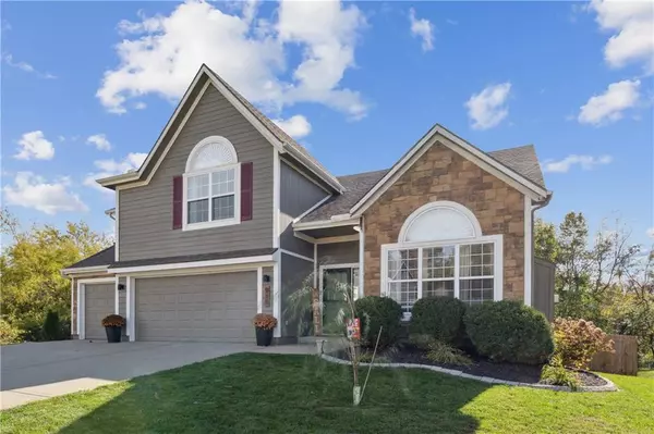 919 S 12th ST, Louisburg, KS 66053