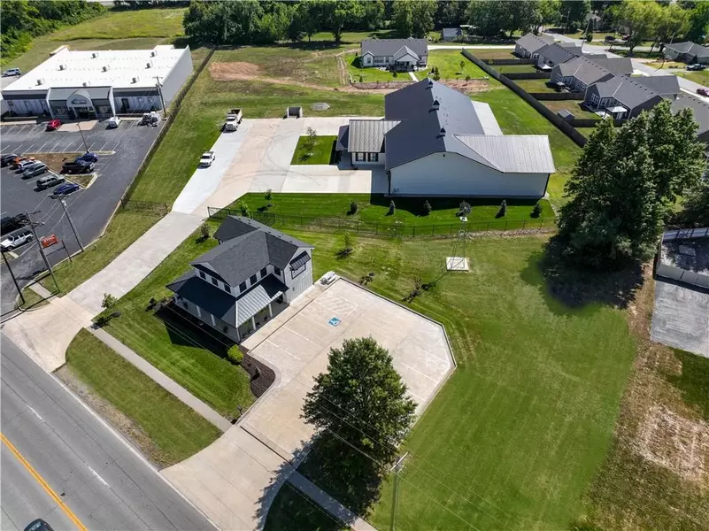 15803 E US 24 HWY, Independence, MO 64050