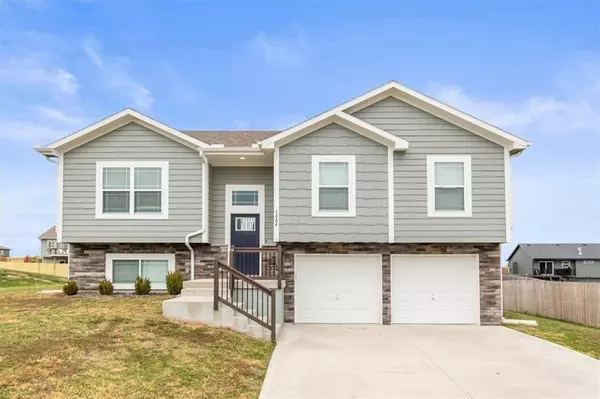 1004 NW 3rd ST, Oak Grove, MO 64075