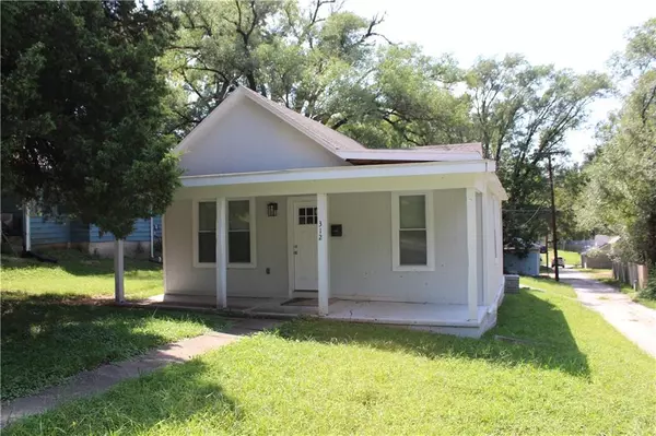 312 S 10th ST, Leavenworth, KS 66048