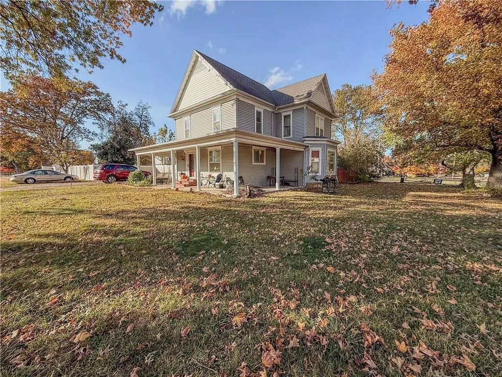 Cherryvale, KS 67335,730 E 6th ST #E