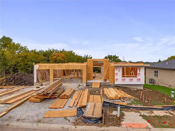 25000 W 89th ST, Lenexa, KS 66227