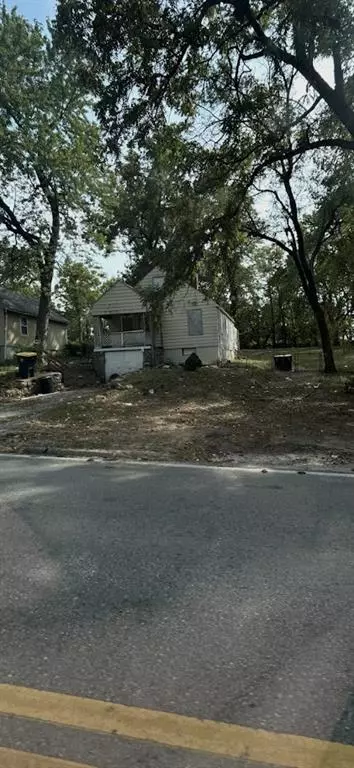 3017 NE Parvin RD, Kansas City, MO 64117