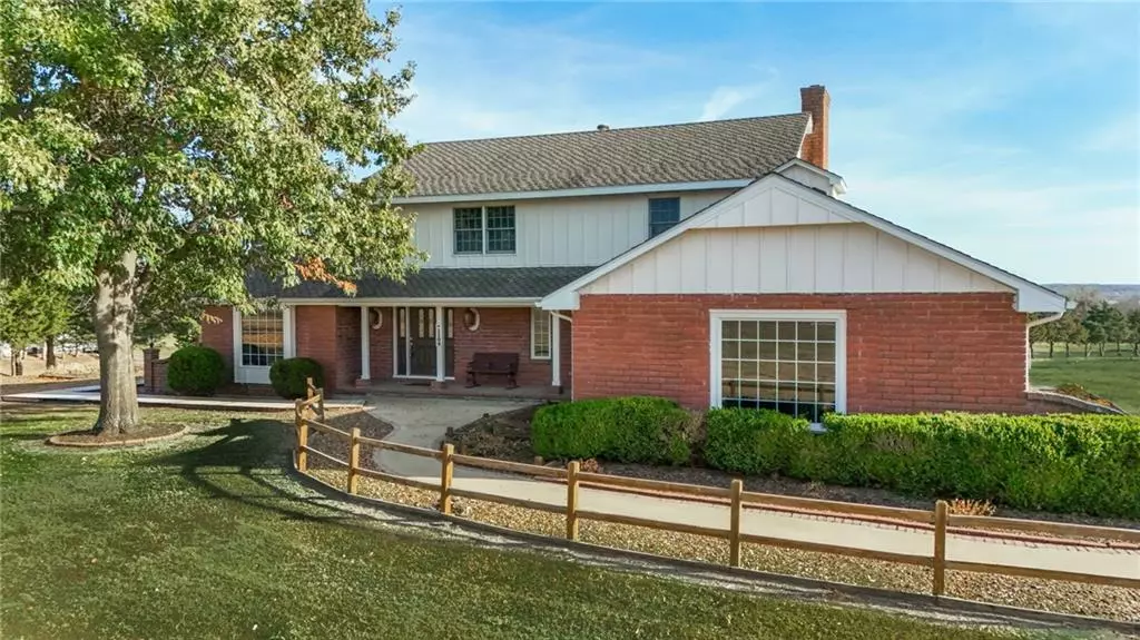 1104 E Park RD, Garnett, KS 66032