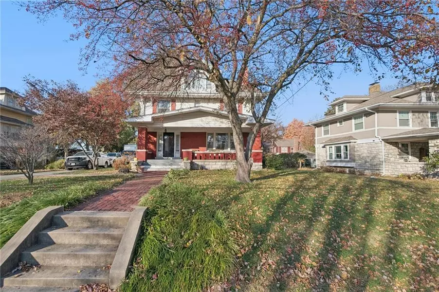 810 W Waldo AVE, Independence, MO 64050