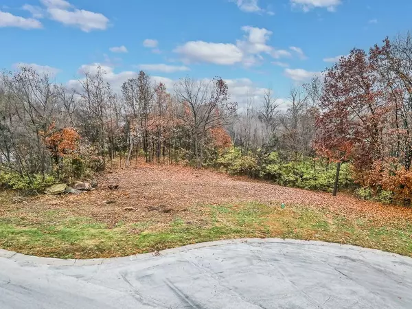 1942 Edgewood DR, Leavenworth, KS 66048