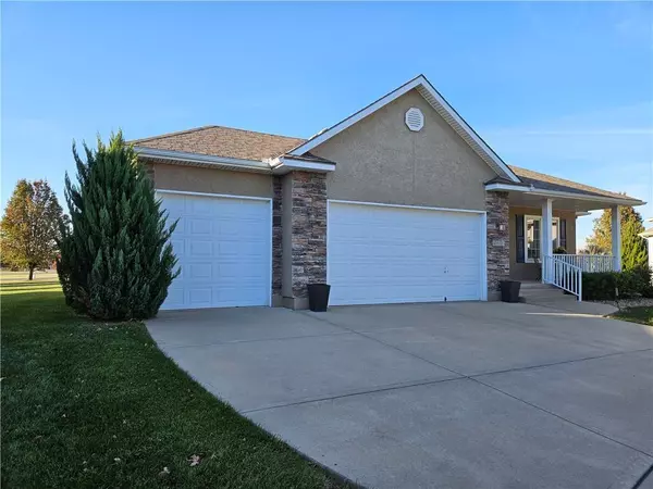 4605 SW Olympia CIR #SW, Lee's Summit, MO 64082