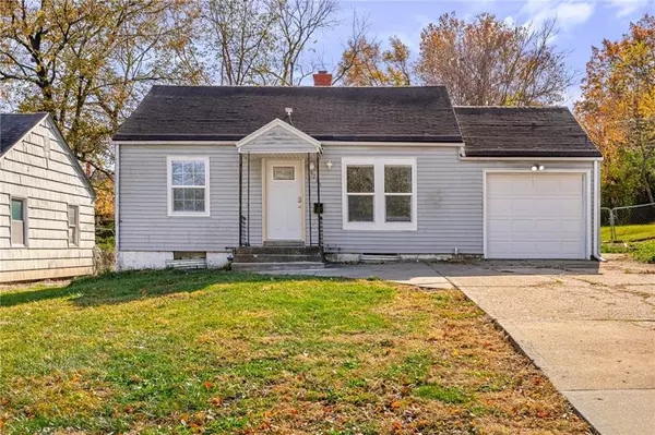 4225 E 68th ST, Kansas City, MO 64132