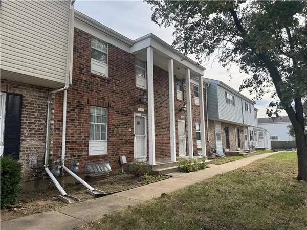 5956 E 129th ST, Grandview, MO 64030