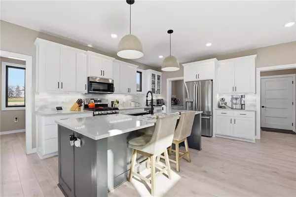 1303 Larson AVE, Warrensburg, MO 64093