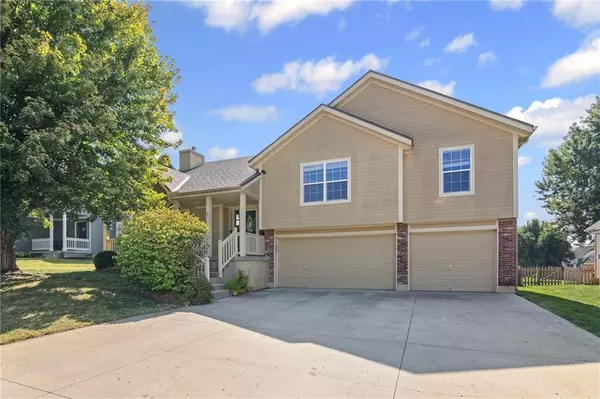 1310 NW Sycamore DR, Grain Valley, MO 64029