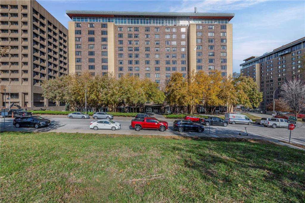 600 E 8th ST #7R&S, Kansas City, MO 64106