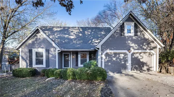 4047 SW ORLEANS CT, Lee's Summit, MO 64082