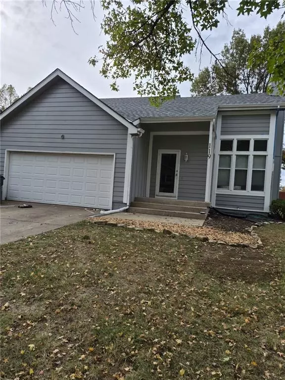 119 S Janell DR, Olathe, KS 66061