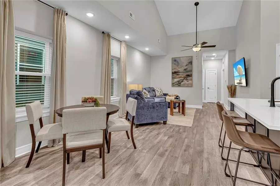 5824 Hunter CT, Raytown, MO 64133