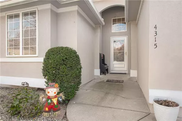 4315 S Davidson DR, Independence, MO 64055