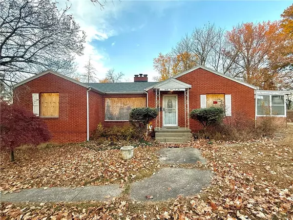 3405 Gene Field RD, St Joseph, MO 64506