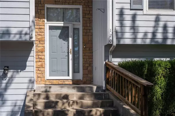 120 Hillside Drive DR, Baldwin City, KS 66006