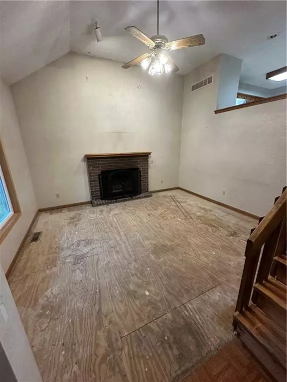 Blue Springs, MO 64014,411 SE Bent Tree CT