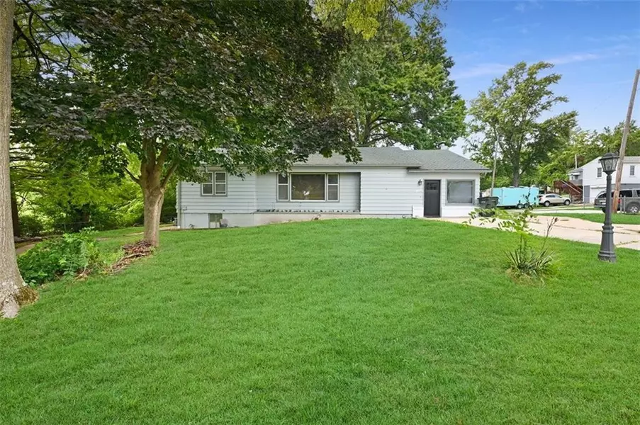 1708 S Broadway ST, Leavenworth, KS 66048