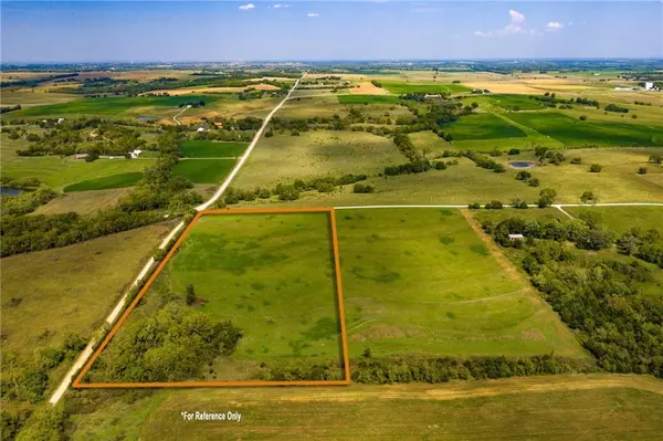 105 N 1150 RD, Berryton, KS 66409