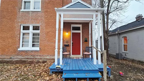 220 N 17th ST, St Joseph, MO 64501