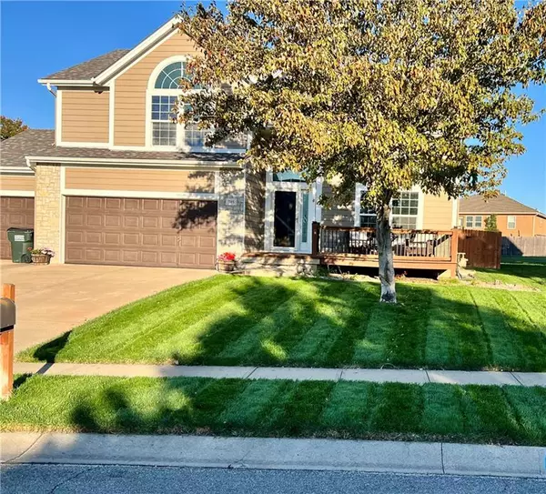 705 S Spruce CIR, Gardner, KS 66030