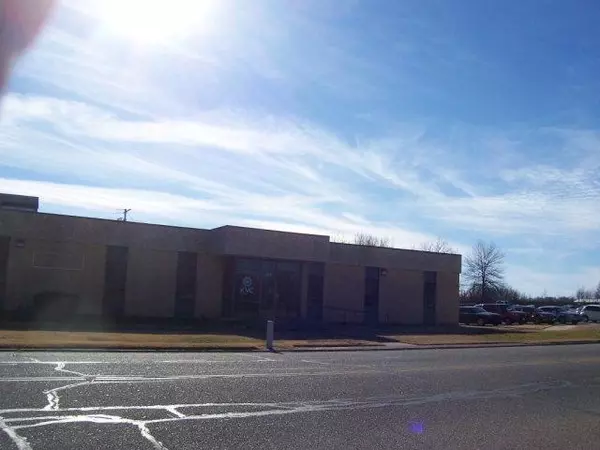 Pittsburg, KS 66762,824 E 4th ST