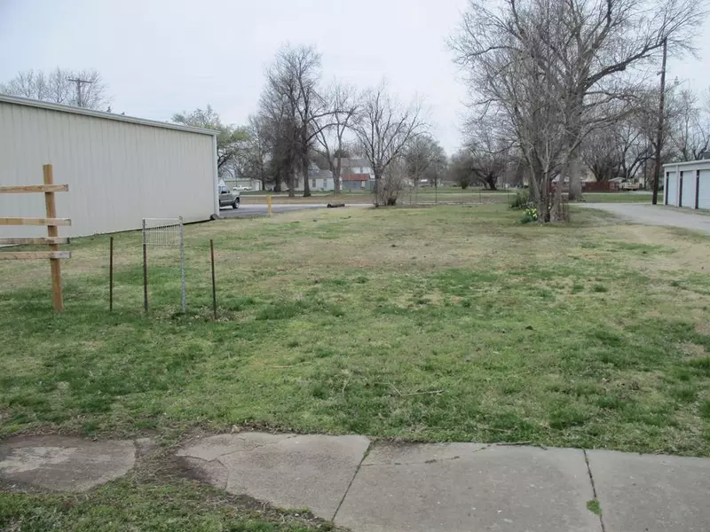 611 E Maple N/A, Columbus, KS 66725