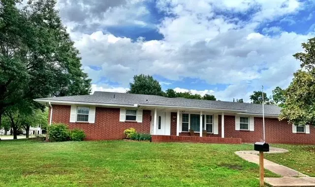 402 W 6th AVE, Caney, KS 67333