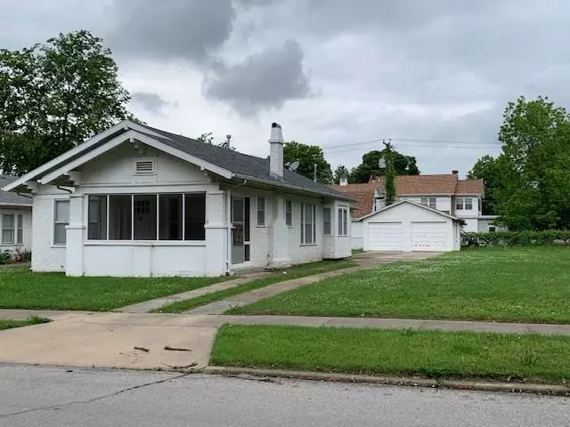 210 W New ST, Coffeyville, KS 67337