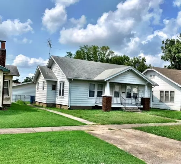 1303 W 4th ST, Coffeyville, KS 67337